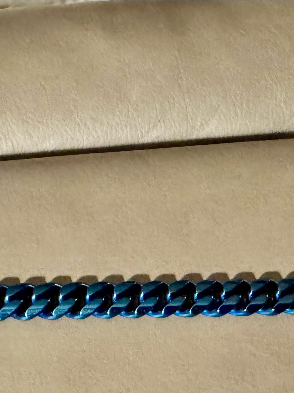 Men's Blue Cuban Link Bracelet - Stylish Chain Accessory